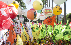 Centrais marcam greve nacional para 5 de dezembro contra as reformas trabalhista e previdenciária